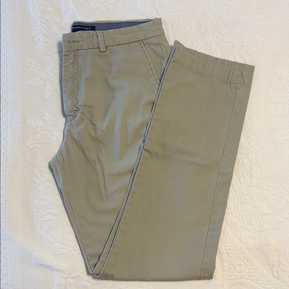 Banana Republic Men's Khaki Chinos 33x34